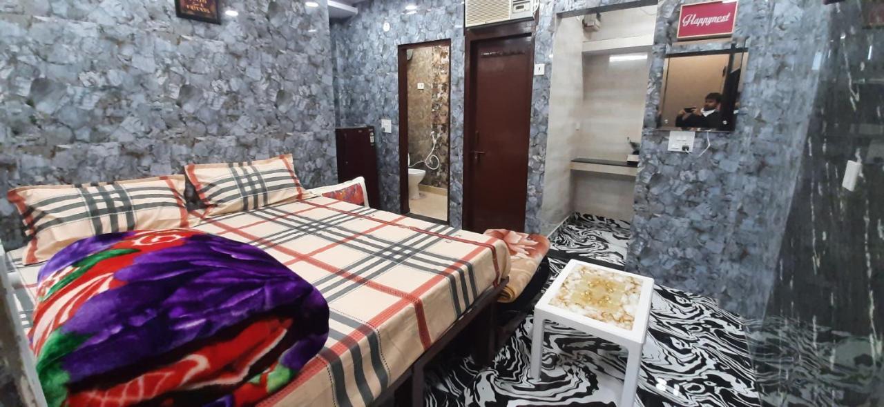 Aggarwal Luxury Room With Private Kitchen Washroom And Balcony Along With Fridge, Ac, Android Tv, Wifi In Main Lajpat Nagar Нью-Дели Экстерьер фото