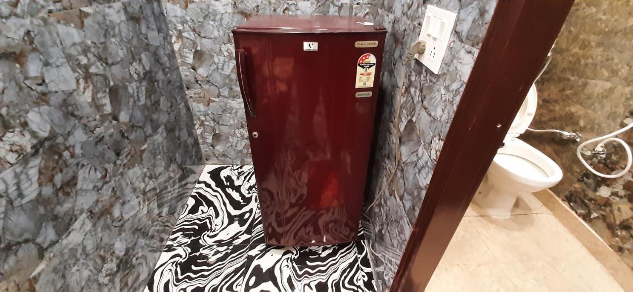 Aggarwal Luxury Room With Private Kitchen Washroom And Balcony Along With Fridge, Ac, Android Tv, Wifi In Main Lajpat Nagar Нью-Дели Экстерьер фото